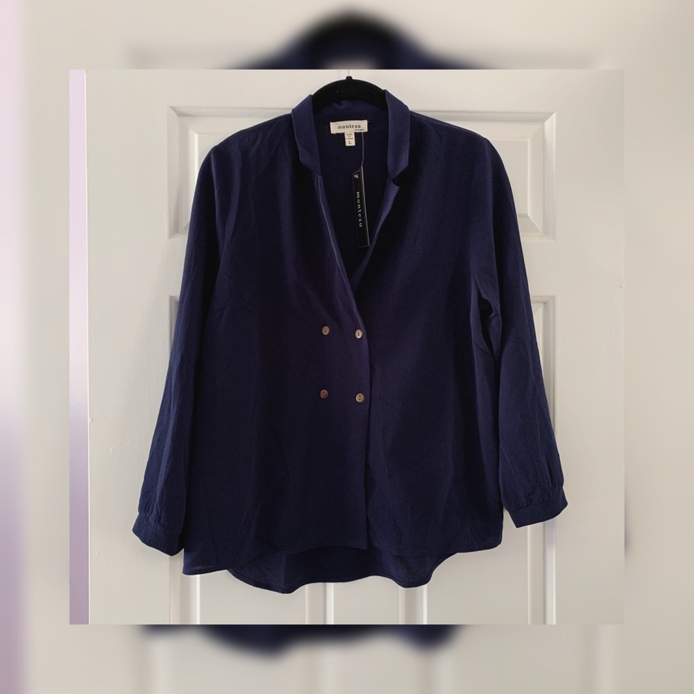 Monteau women’s  navy blue top size large